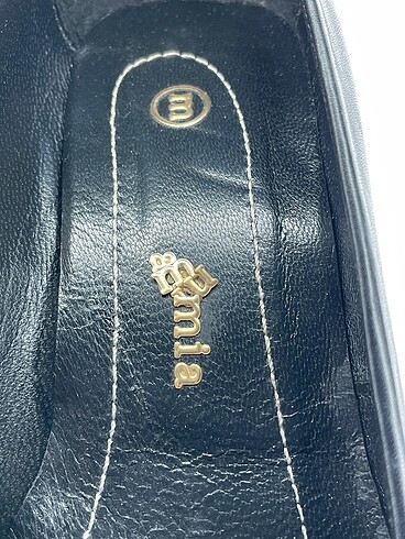40 Beden siyah Renk Vintage Love Platform %70 İndirimli.