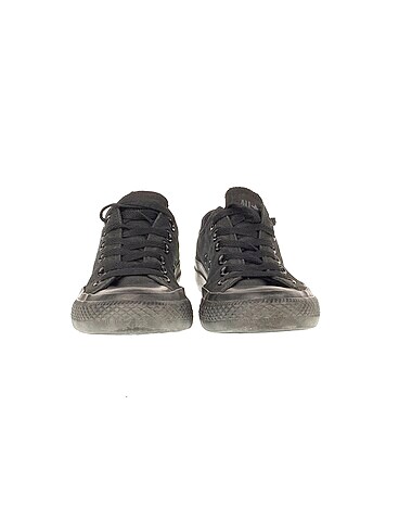 37 Beden Converse Spor Ayakkabı %70 İndirimli.