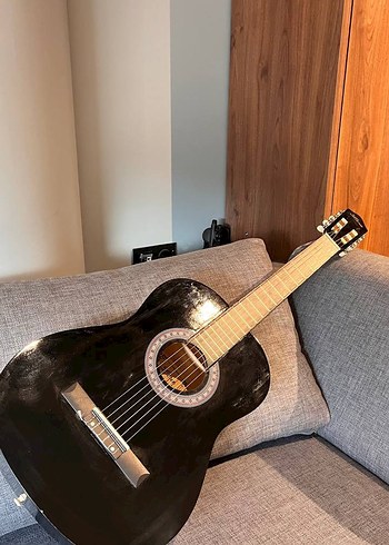 Klasik Siyah Gitar - Görsel 2