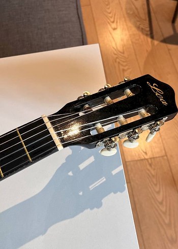 Klasik Siyah Gitar - Görsel 3