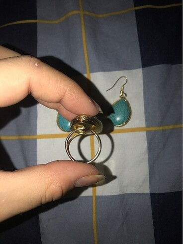 Beden GOLD KÜPE VE YÜZÜK TAKIM