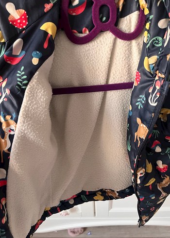 Defacto marka Kapüşonlu, baskılı, kürklü kız montu - Görsel 7