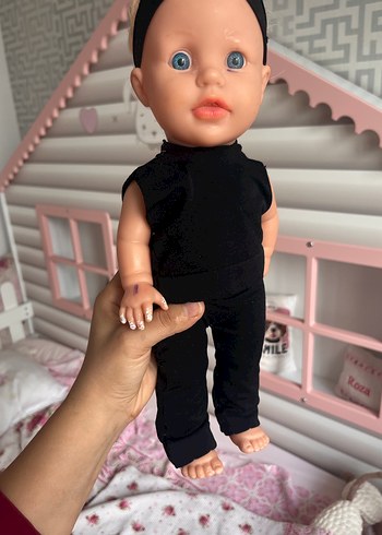 Siyah Kıyafetli Bebek Oyuncak - Görsel 2