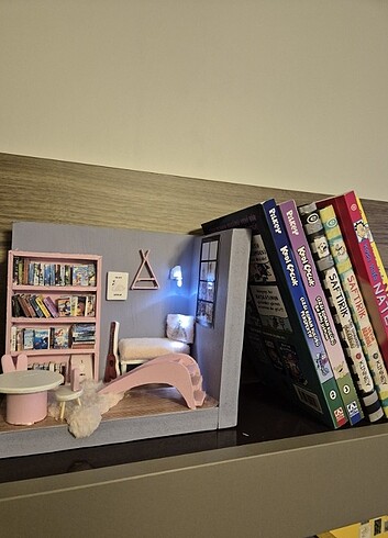 Ikea Dekoratif kitap tutucu