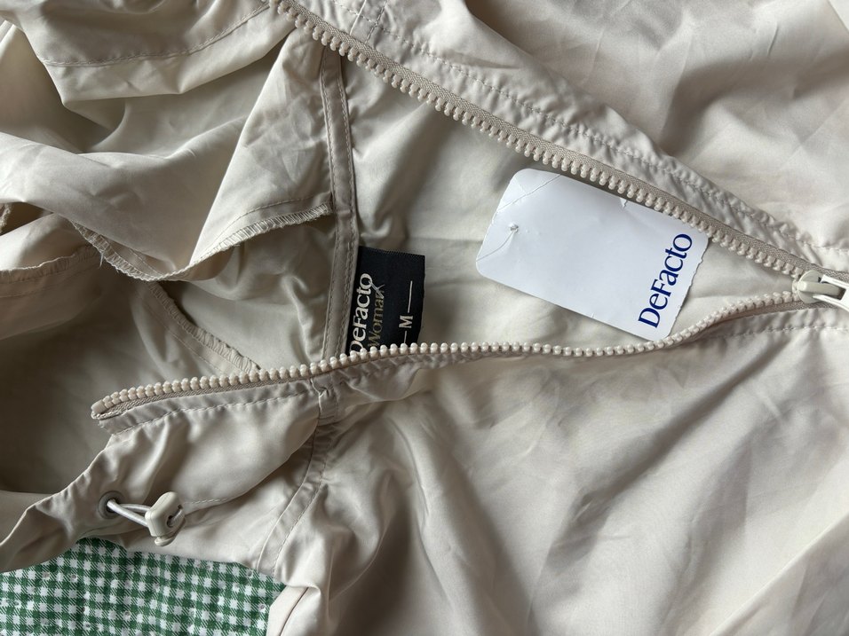 Kapüşonlu, Fermuarlı Bej Kadın Ceket - Görsel 2