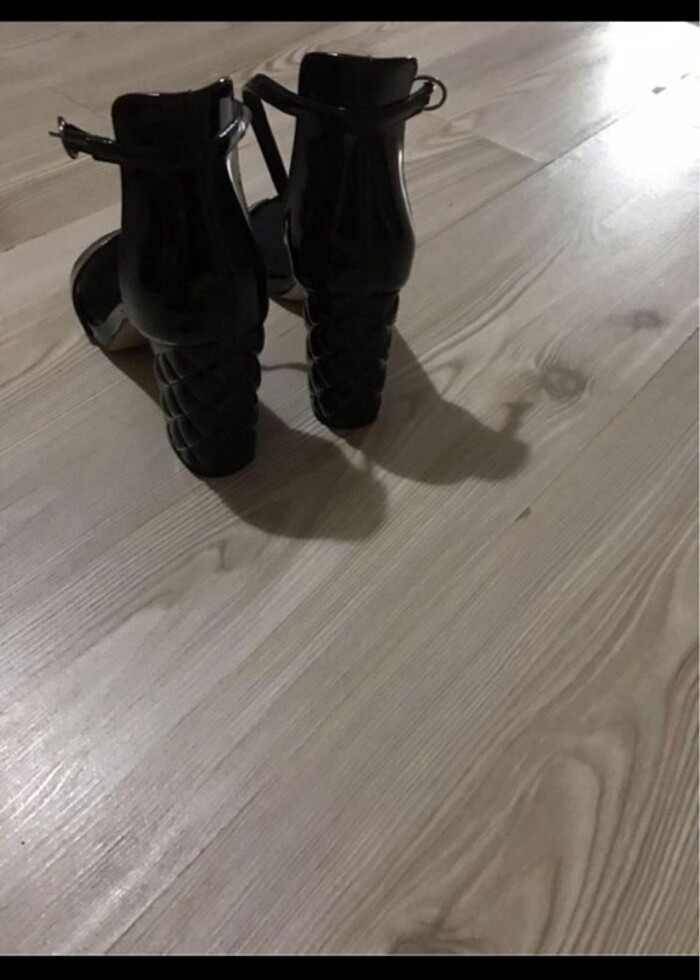 Topuklu ayakkabı - Görsel 4