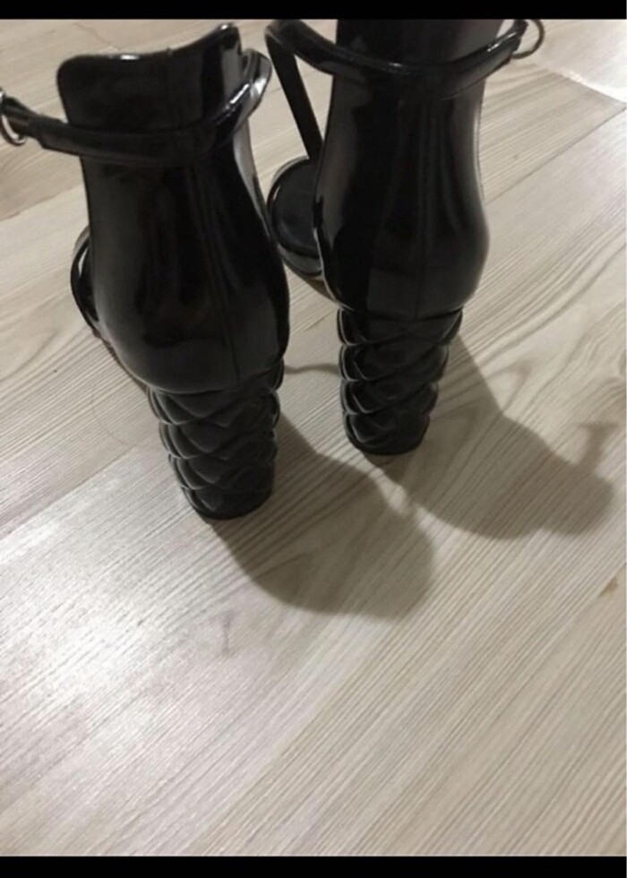 Topuklu ayakkabı - Görsel 3