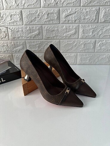 Vakko Vakko stiletto