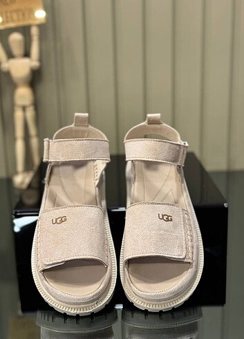 Ugg sandalet