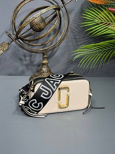  Beden siyah Renk Marc jacobs çanta