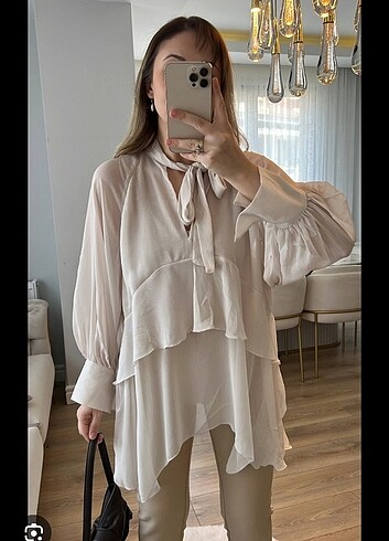 Zara ekru volanlı bluz