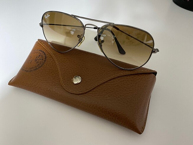 Ray-Ban