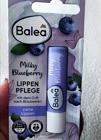 Beden balea lipbalm milky Blueberry