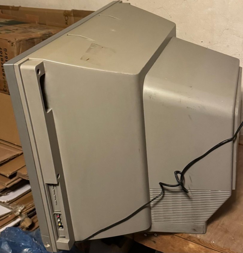 Gri tüplü televizyon - Görsel 3