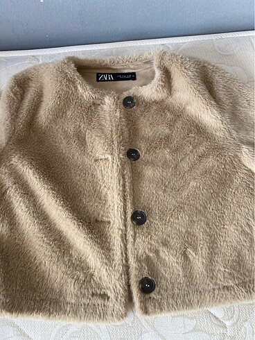 Zara Suni kürk crop ceket çok iyi durumda