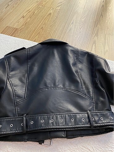 s Beden siyah Renk Zara crop biker deri ceket