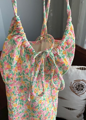 Bershka Yazlık çiçekli kısa elbise