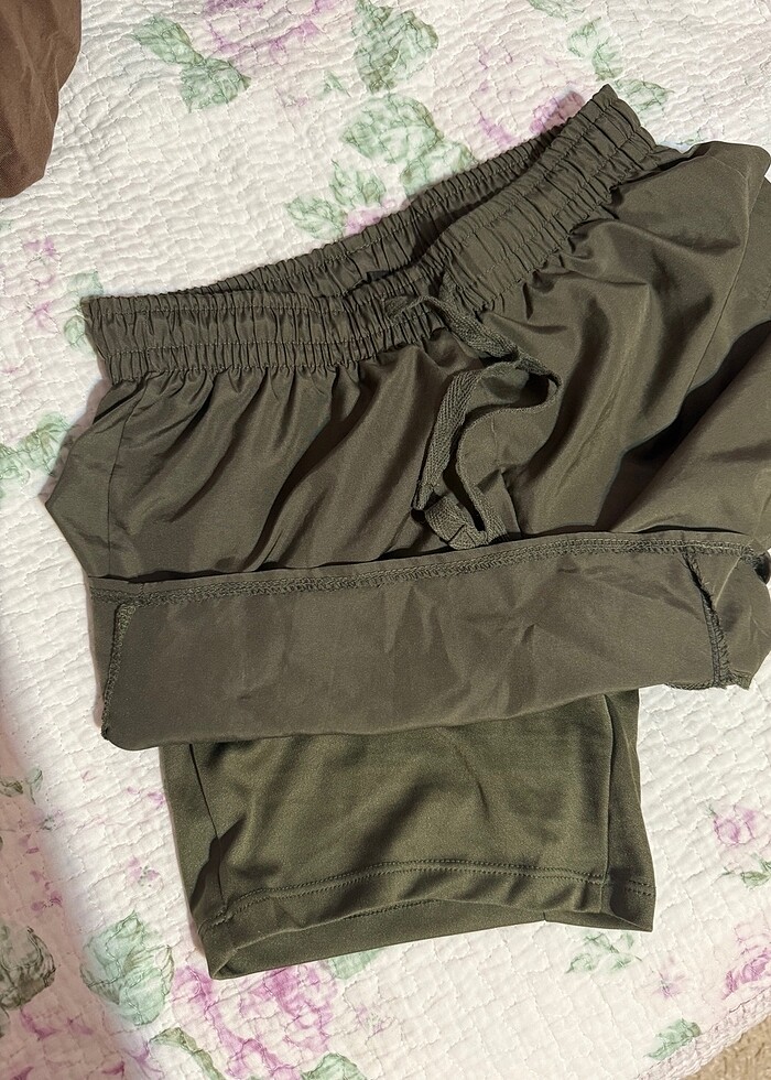 Çift katmanlı spor şortu haki - Görsel 2
