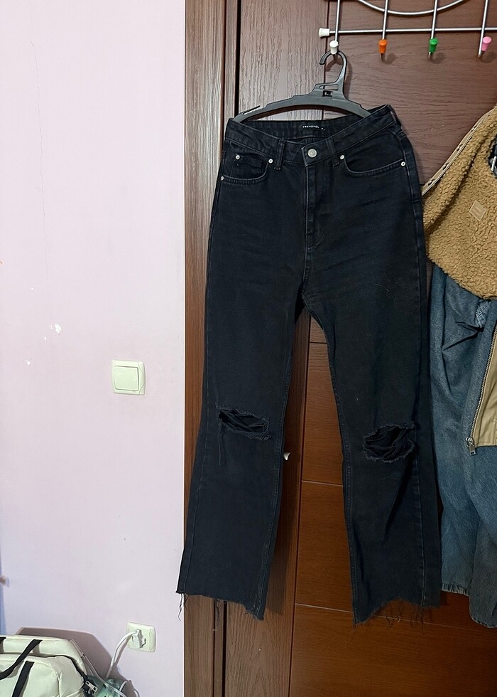 Wide leg yırtık detaylı siyah jean - Görsel 2