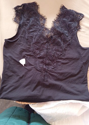 Dantelli V Yaka Siyah Kadın Bluz - Görsel 11