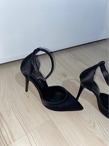 37 Beden Saten Stiletto