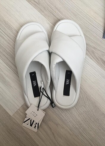 Zara beyaz terlik 
