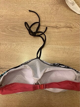 Diğer Dagi bikini üstü