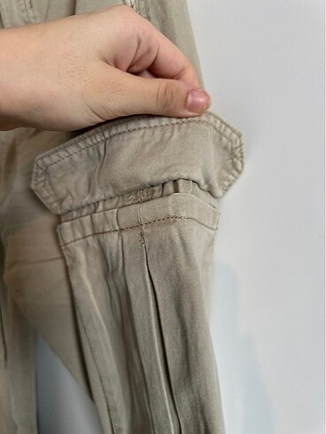 Pull and Bear Pull and bear carco paraşüt pantolon
