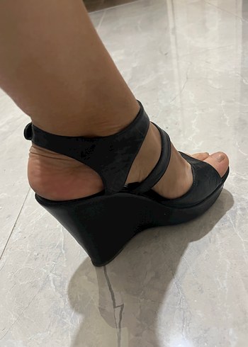 Hakiki deri, Siyah Kadın Dolgu Topuklu Ayakkabı - Görsel 4