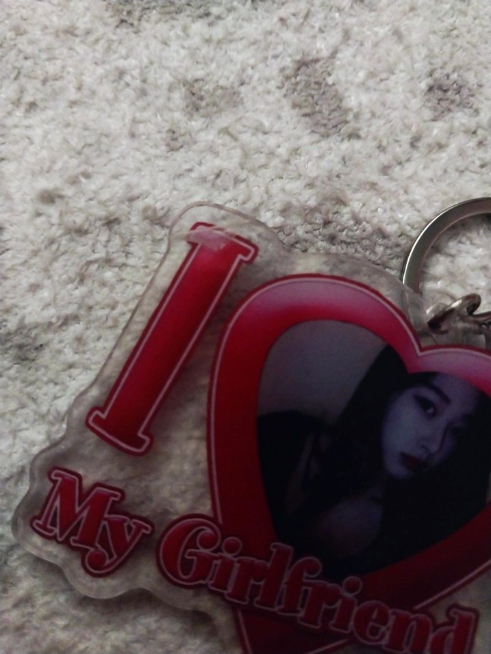 Parlak Kırmızı 'I Love My Girlfriend' Anahtarlık - Görsel 3