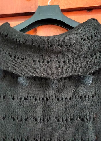 Siyah Boğazlı ponponlu Uzun Kollu Triko Kazak - Görsel 2