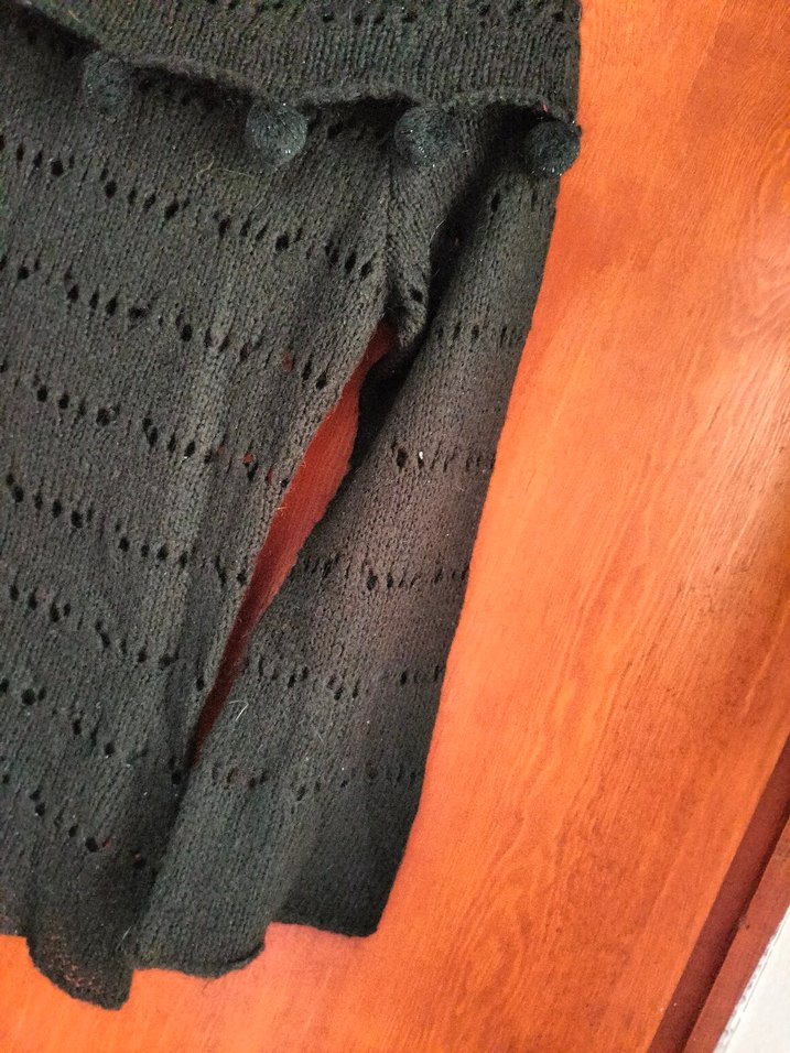 Siyah Boğazlı ponponlu Uzun Kollu Triko Kazak - Görsel 3