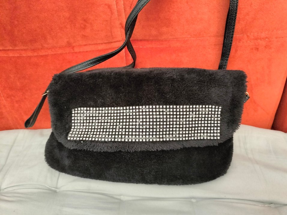 Parlak Detaylı siyah Kadın Kürklü Çanta - Görsel 2