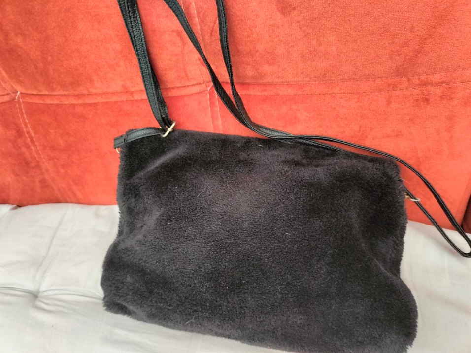 Parlak Detaylı siyah Kadın Kürklü Çanta - Görsel 3