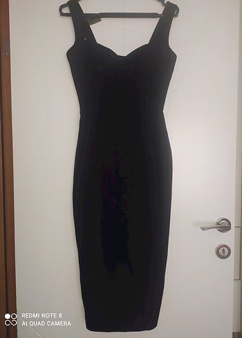 Siyah V Yakalı Uzun Gothic Elbise - Görsel 3