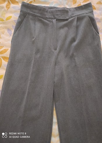 Gri Piliseli Midi Kumaş Kadın Pantolon - Görsel 2