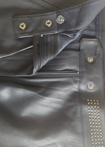 Kadın Siyah Pilili Kumaş Pantolon - Görsel 4