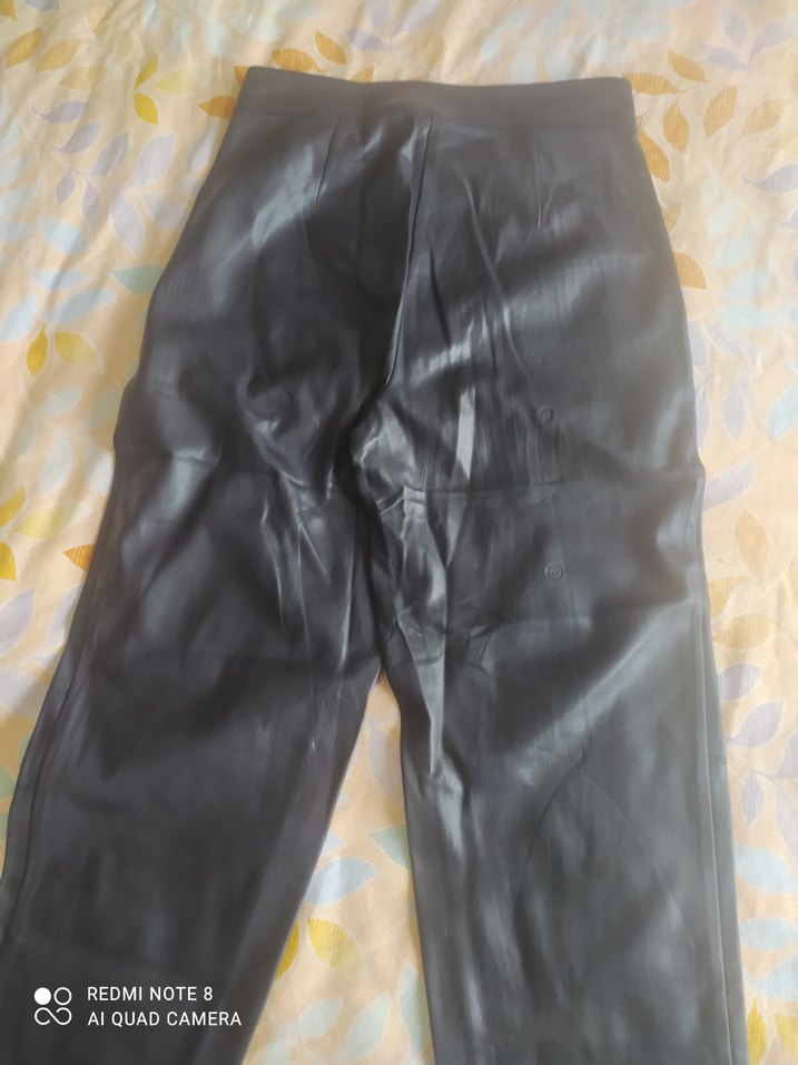 Kadın Siyah Pilili Kumaş Pantolon - Görsel 3