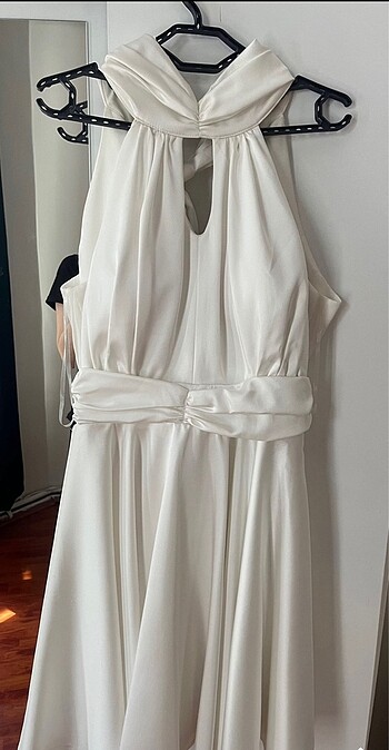 Beyaz Saten Elbise - Görsel 6
