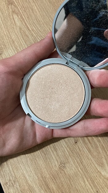 The Balm The Balm Highlighter