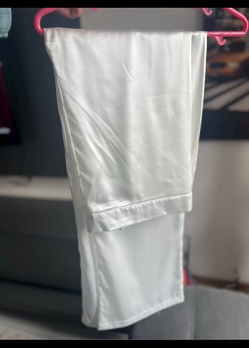 xl Beden beyaz Renk Tüy Detaylı Beyaz Bohem Kadın Pijama Takımı