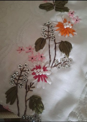 Çiçek Nakışlı El Yapımı Seccade - Görsel 3