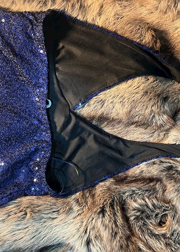 Mavi Parlak pullu Kadın halter yaka crop - Görsel 4