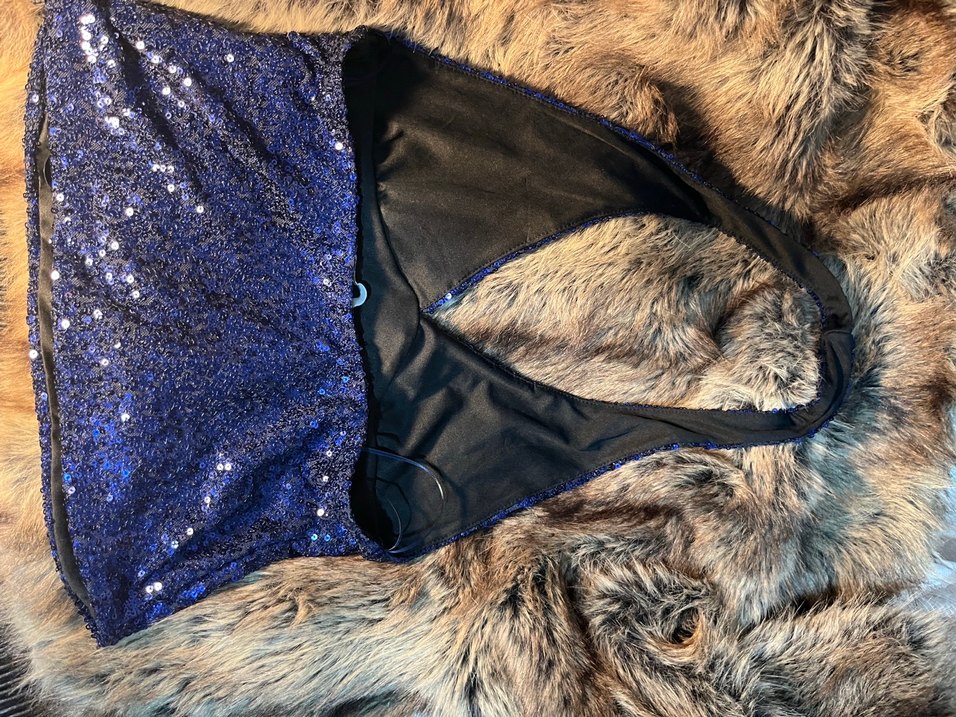 Mavi Parlak pullu Kadın halter yaka crop - Görsel 4