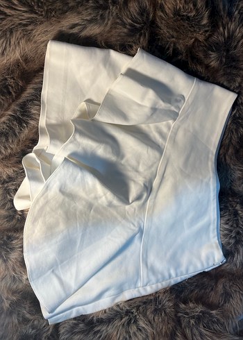 Beyaz Mini Şort - Görsel 3