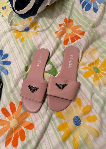 Prada Pembe Kadın Terlik