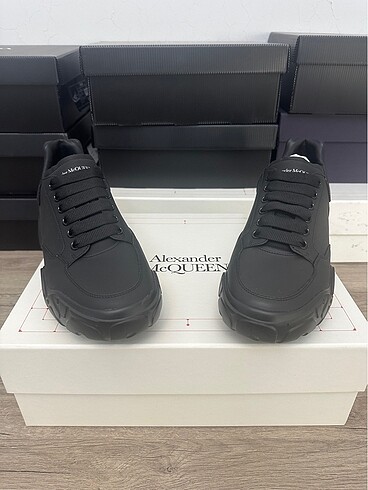 Alexander McQuenn 41,5
