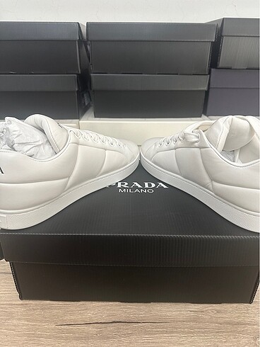 Prada 38
