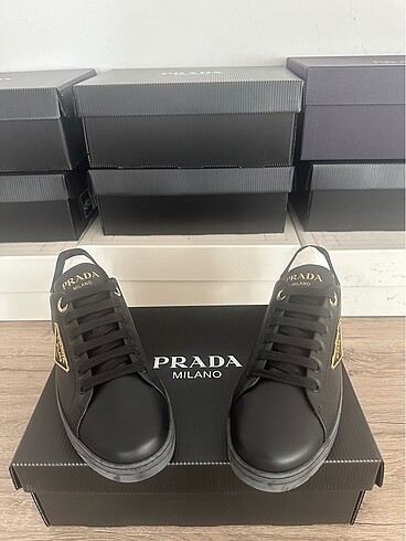 Prada 38