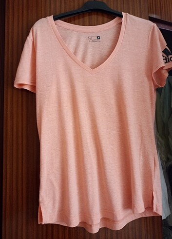 Adidas T-shirt